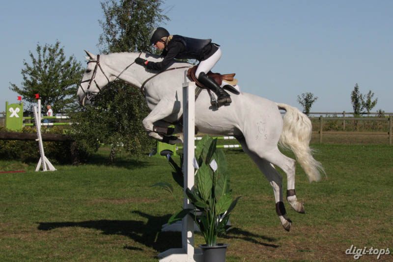 20080830_095918_0003 Josefin Emteryd Frisholts Cladius