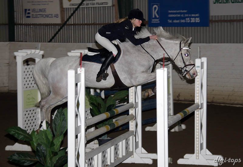 20090307_183438_0153 julia nyberg miss solo