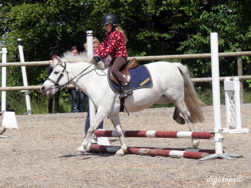 20090606_130628_0002_massalsky_johanna_lucy